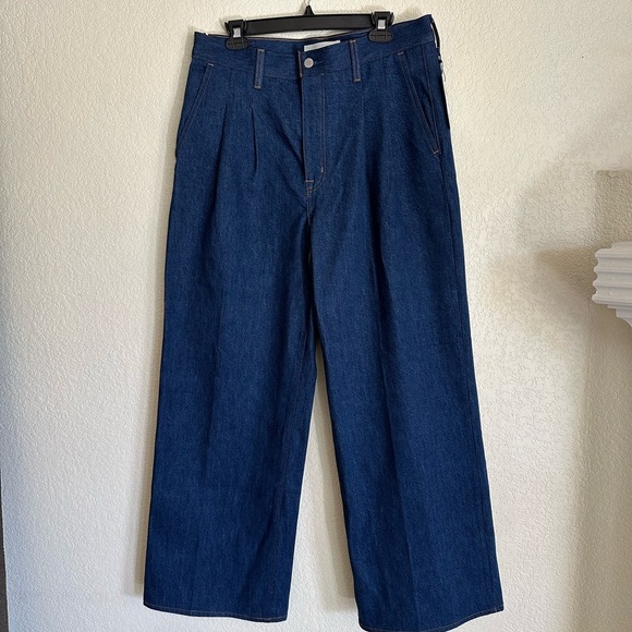 Aritzia Denim Forum The Belinda High Rise Wide Leg
Jeans Size 32 - Picture 2 of 5